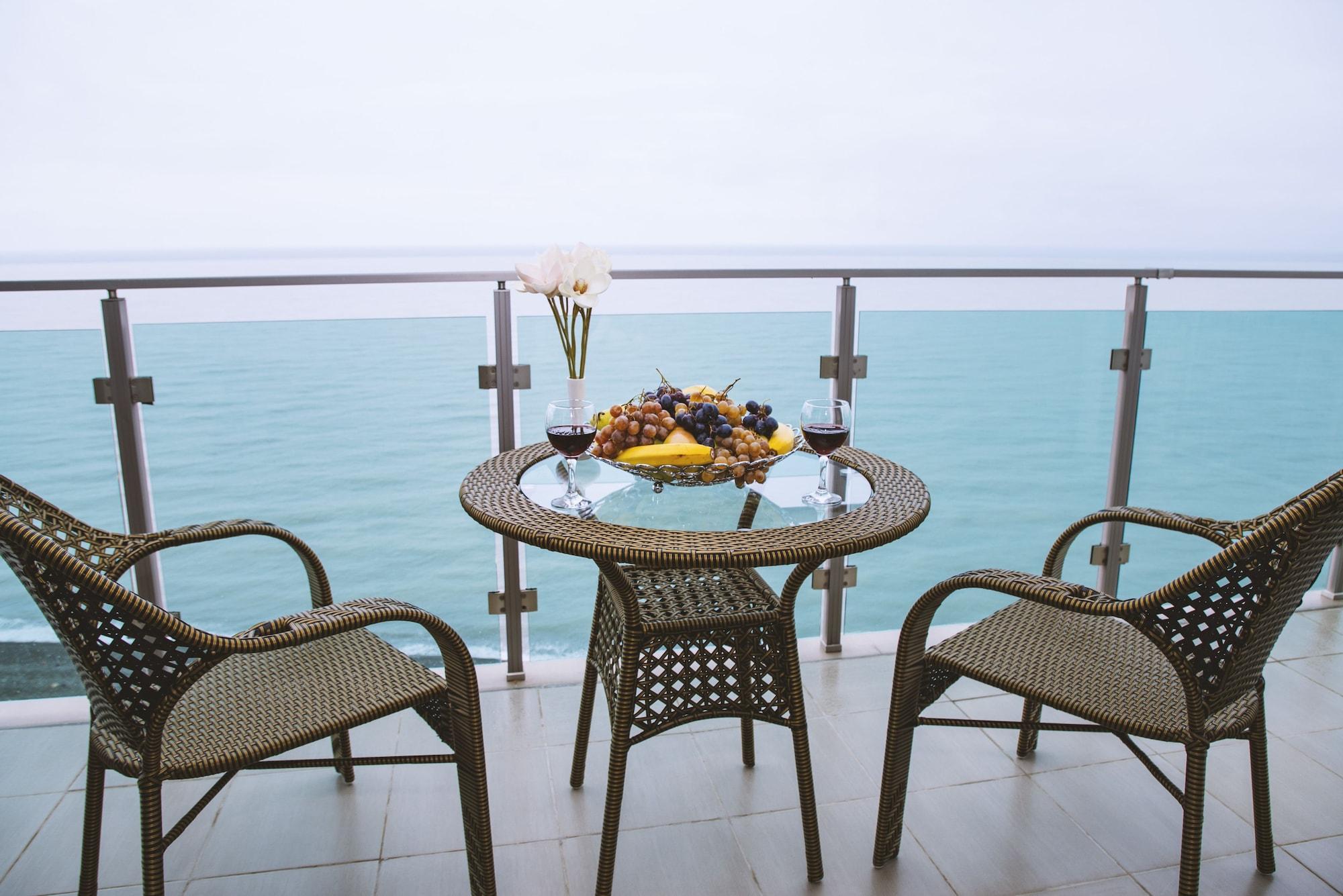Aqua Batumi Hotel & Apartments Exterior photo