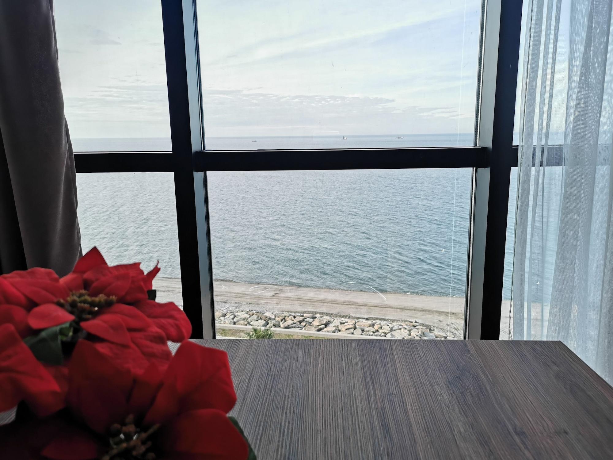 Aqua Batumi Hotel & Apartments Exterior photo