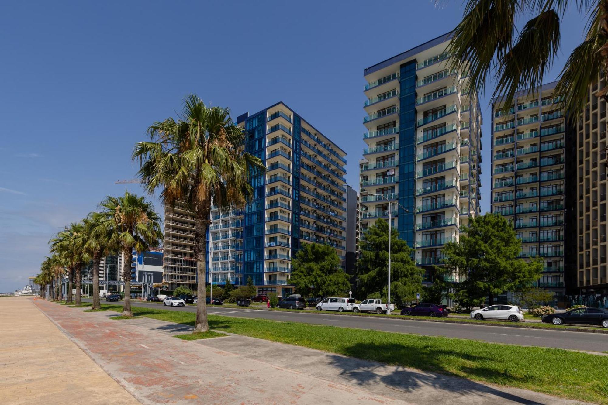 Aqua Batumi Hotel & Apartments Exterior photo