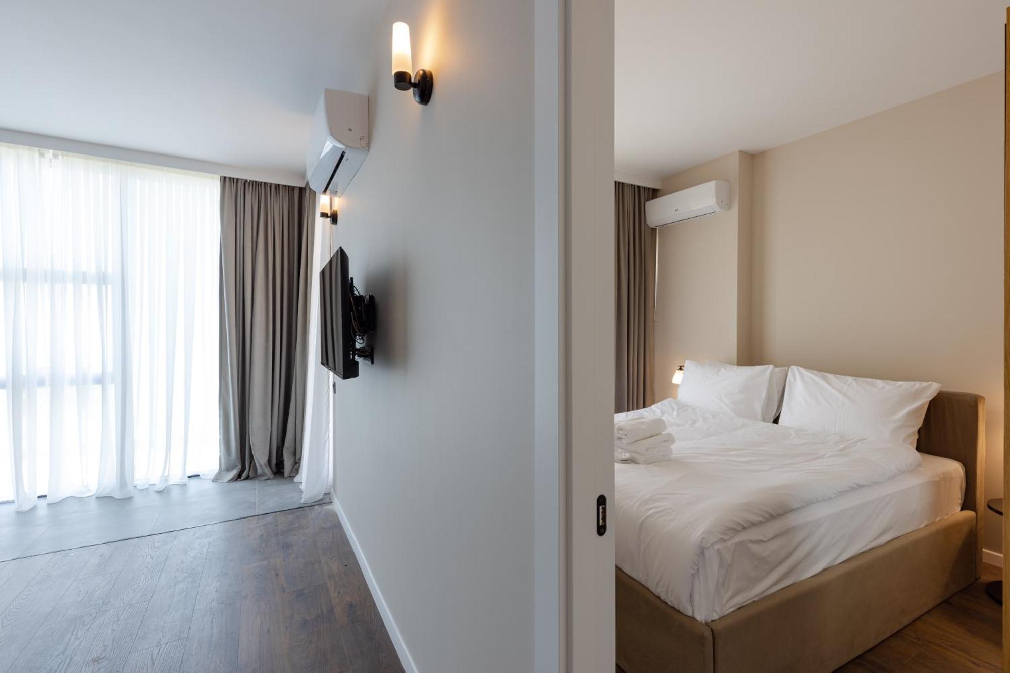Aqua Batumi Hotel & Apartments Exterior photo