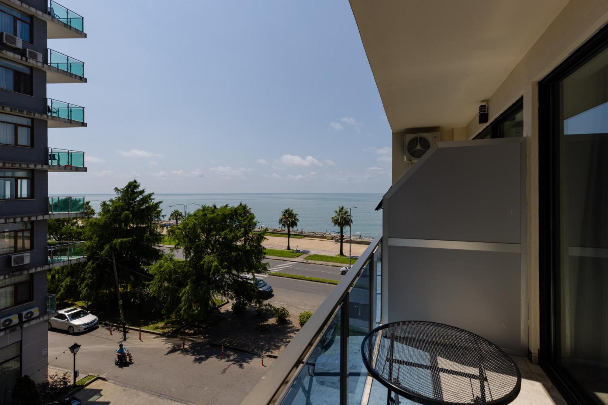 Aqua Batumi Hotel & Apartments Exterior photo