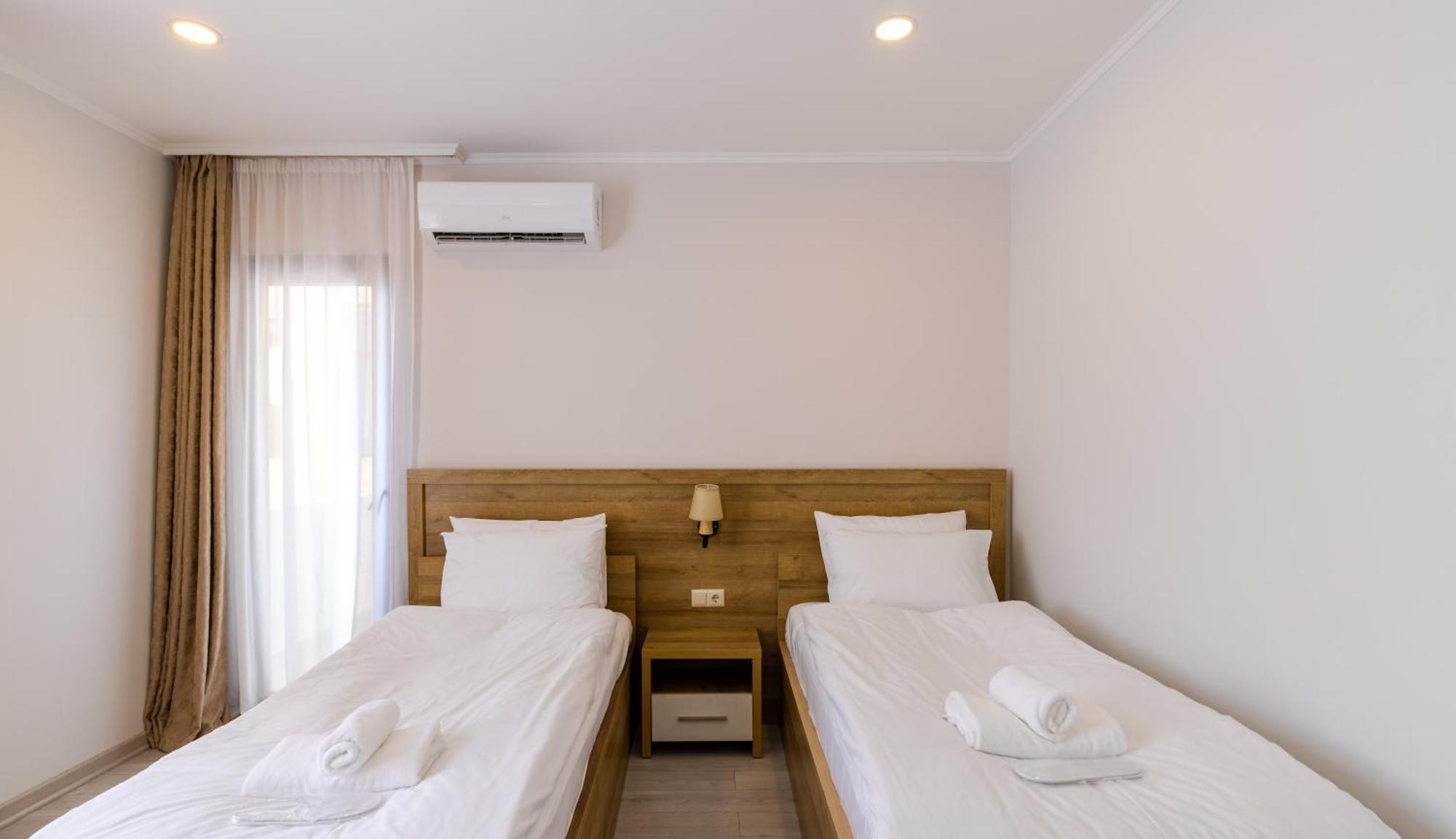 Aqua Batumi Hotel & Apartments Exterior photo