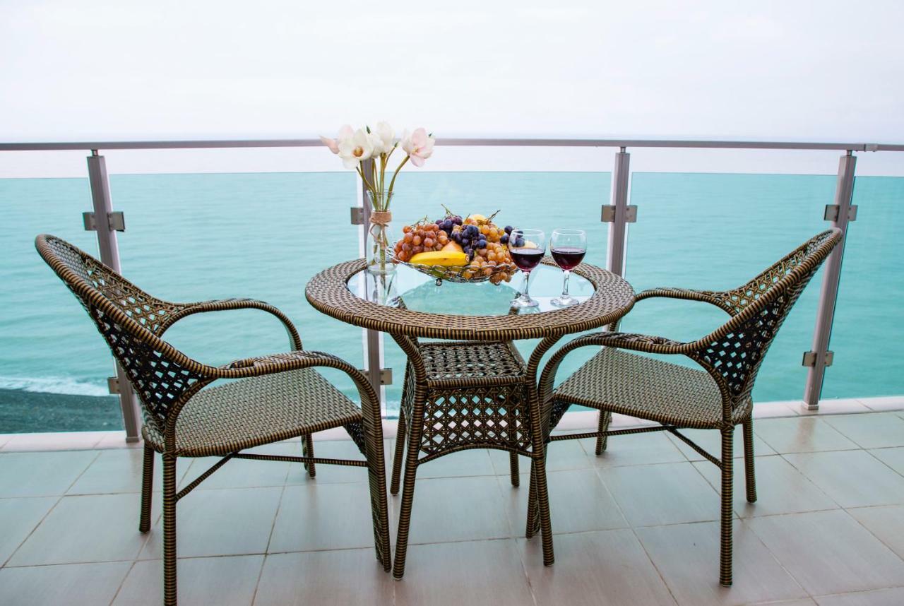 Aqua Batumi Hotel & Apartments Exterior photo